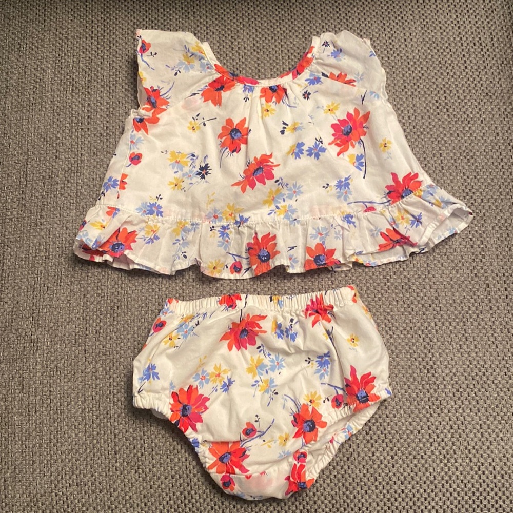 2 piece summer outfit from Baby GAP! 🌺🌼